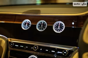 Поворотный дисплей Bentley